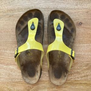 Birkenstock Gizah sandals in yellow patent